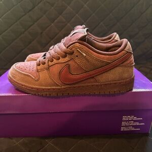 Nike SB Dunk Low Burgundy Crush / City of Love